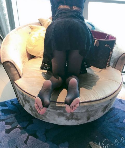 椎名由奈女教师